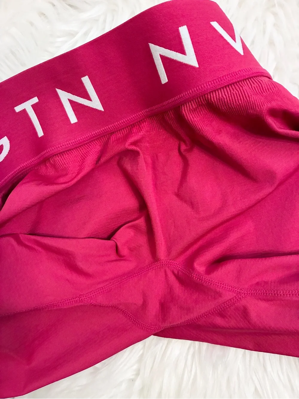 NVGTN Cosmo Hot Pink Seamless Leggings Sz Large Like New Activewear Yoga Gym